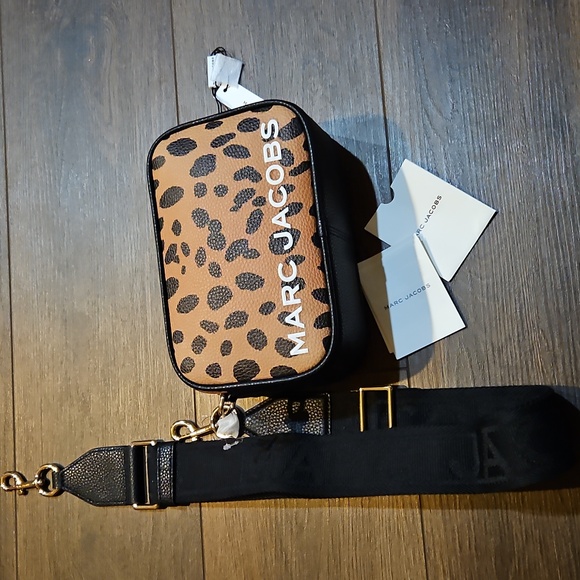 Marc Jacobs Cheetah Bold Flash Camera Bag - Picture 16 of 17